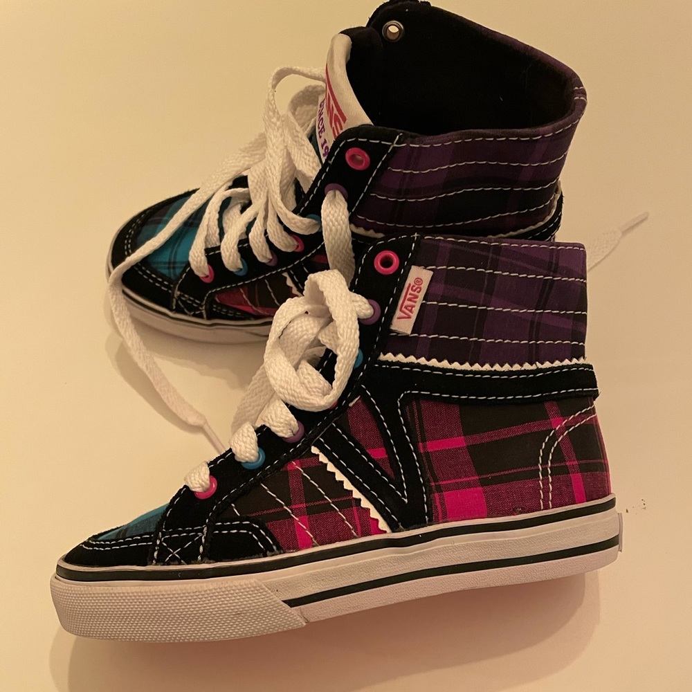 NWOT Vans Toddler Kids Old Skool Skate Shoes. Size 11 little girls.